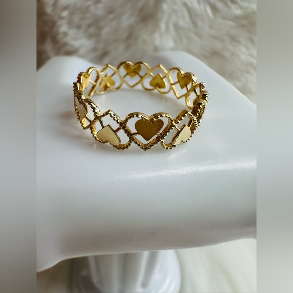 Heart Ring. 💛 Real 18 Karat(18k) Solid Gold Jewelry - Picture 5 of 9
